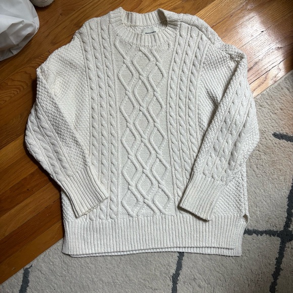 White Abercrombie Cable Knit Sweater - Picture 2 of 4
